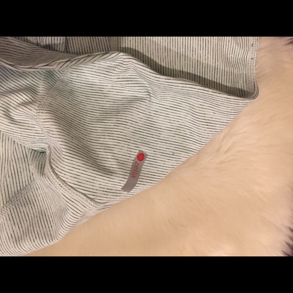 Zella | Mint Green Capri Side Vent Leggings - Picture 5 of 6